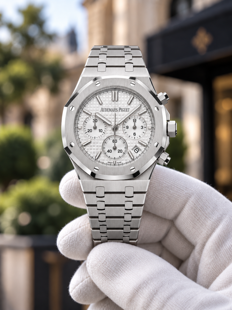 Audemars Piguet Royal Oak Selfwinding Chronograph — Silver Dial